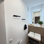 Liv - Zentrale Citywohnung - 2 Schlafzimmer - 4 Betten - Kueche - Ideal Fuer Familien *