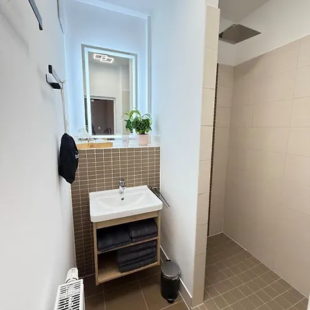 Apartman Liv - Zentrale Citywohnung - 2 Schlafzimmer - 4 Betten - Kueche - Ideal Fuer Familien
