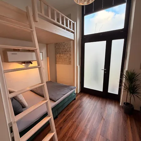 Liv - Zentrale Citywohnung - 2 Schlafzimmer - 4 Betten - Kueche - Ideal Fuer Familien *