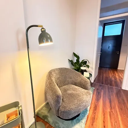 Liv - Zentrale Citywohnung - 2 Schlafzimmer - 4 Betten - Kueche - Ideal Fuer Familien Apartman *